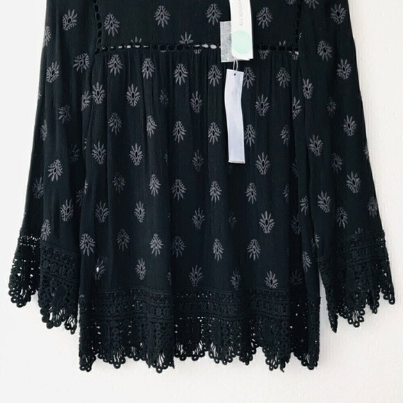 New! Pale Sky Stitch Fix Bohemian Eyelet Embroidered Bell Sleeve Black Top - Picture 6 of 11
